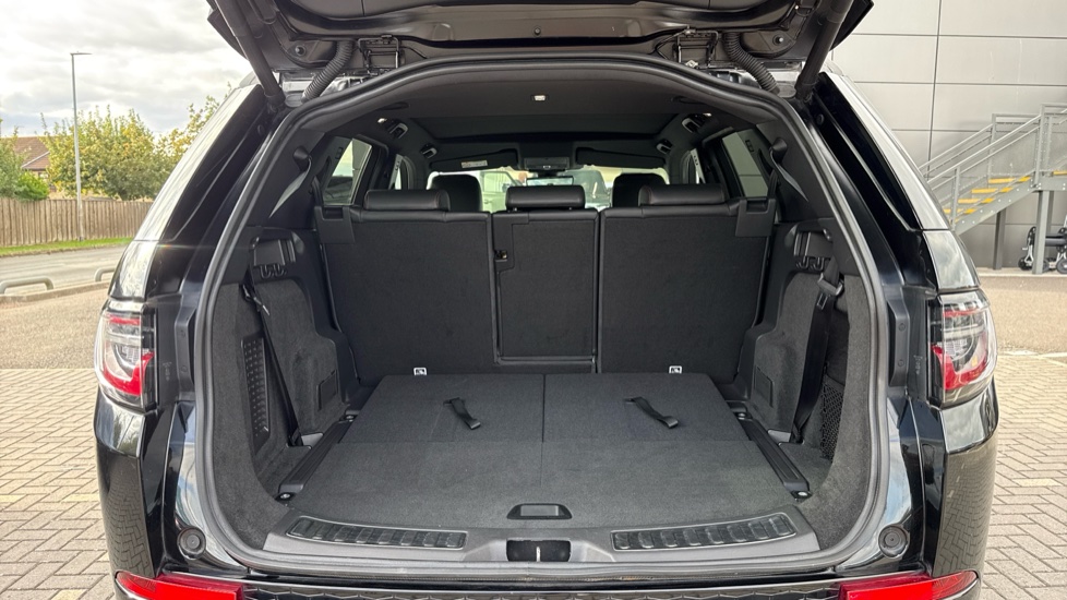 Land Rover Discovery Sport 2.0 D240 R-Dynamic HSE 5dr Auto Diesel Station Wagon - Image 10