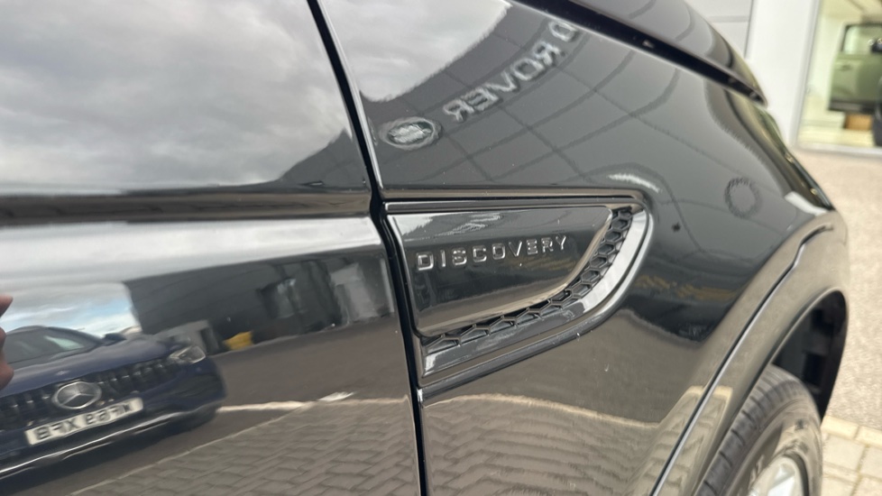 Land Rover Discovery Sport 2.0 D240 R-Dynamic HSE 5dr Auto Diesel Station Wagon - Image 24