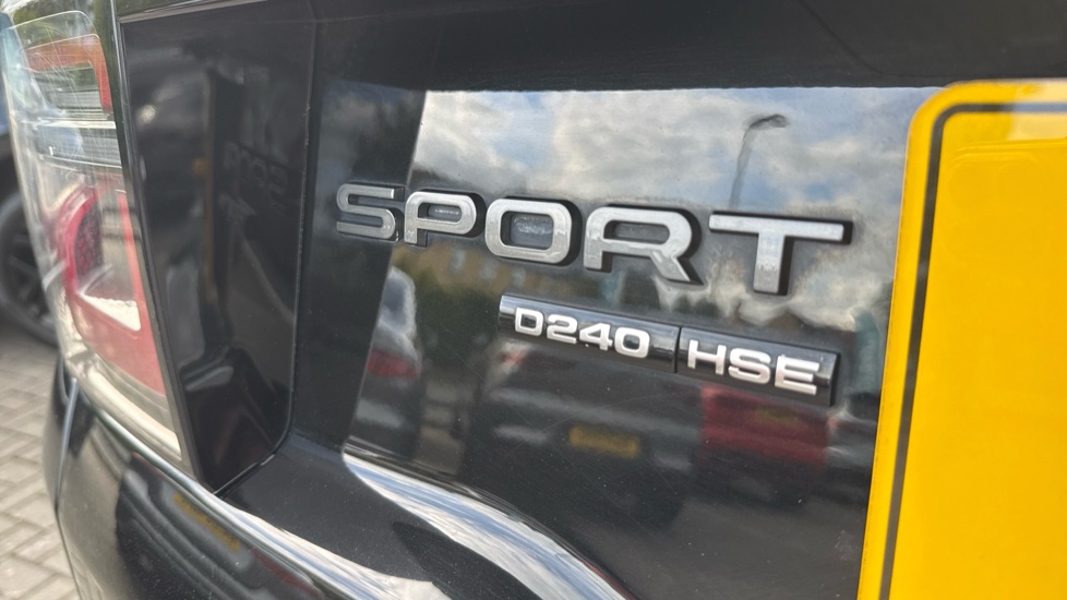 Land Rover Discovery Sport 2.0 D240 R-Dynamic HSE 5dr Auto Diesel Station Wagon - Image 36