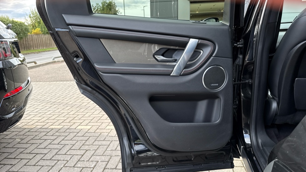 Land Rover Discovery Sport 2.0 D240 R-Dynamic HSE 5dr Auto Diesel Station Wagon - Image 39