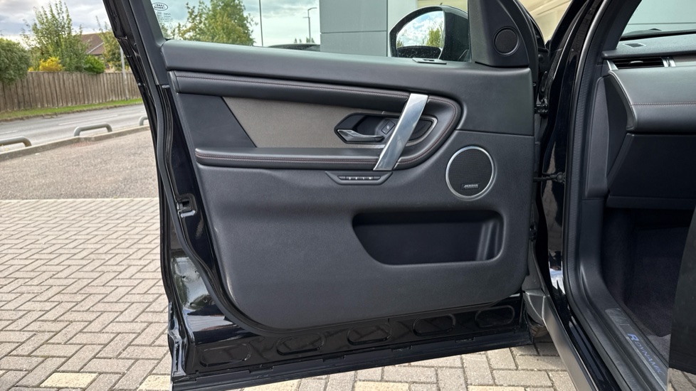 Land Rover Discovery Sport 2.0 D240 R-Dynamic HSE 5dr Auto Diesel Station Wagon - Image 40