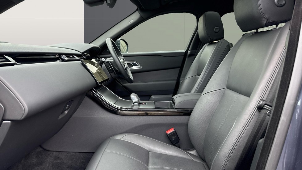 Land Rover Range Rover Velar 2.0 D200 MHEV Dynamic SE 5dr Auto Diesel Estate - Image 3