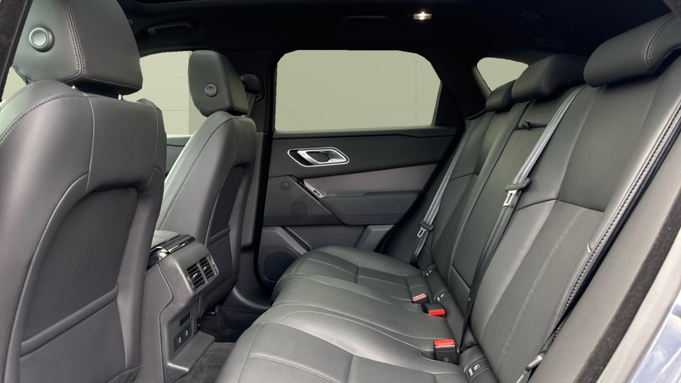 Land Rover Range Rover Velar 2.0 D200 MHEV Dynamic SE 5dr Auto Diesel Estate - Image 4