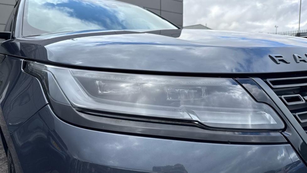 Land Rover Range Rover Velar 2.0 D200 MHEV Dynamic SE 5dr Auto Diesel Estate - Image 17