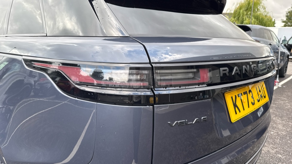 Land Rover Range Rover Velar 2.0 D200 MHEV Dynamic SE 5dr Auto Diesel Estate - Image 19