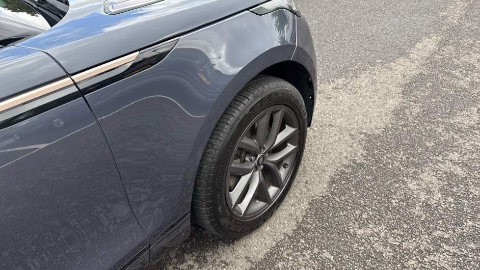 Land Rover Range Rover Velar 2.0 D200 MHEV Dynamic SE 5dr Auto Diesel Estate - Image 22