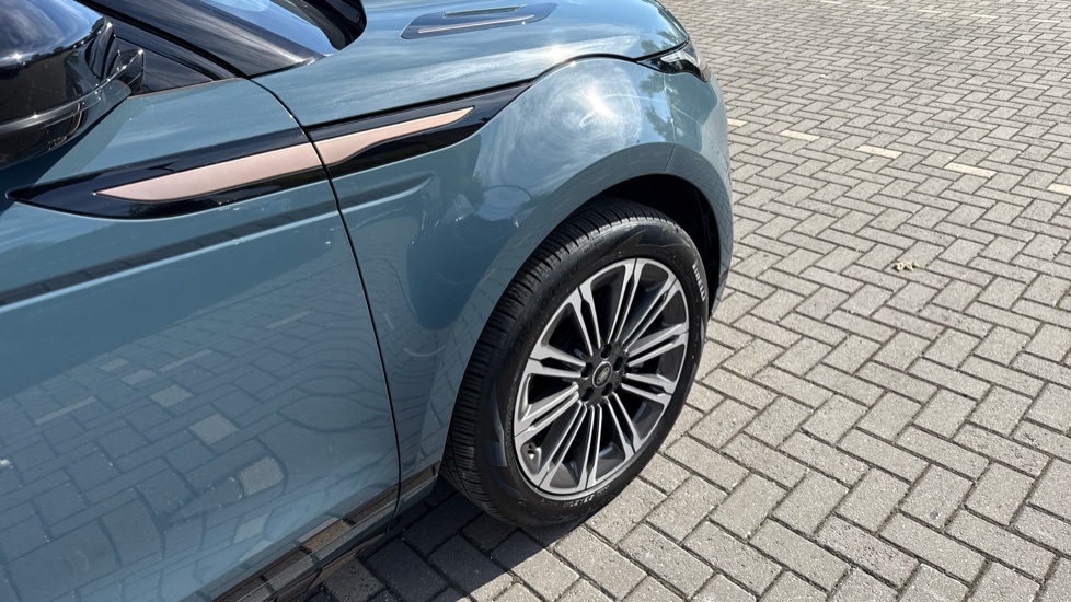 Land Rover Range Rover Evoque 2.0 D200 Dynamic HSE 5dr Auto Diesel Hatchback - Image 22