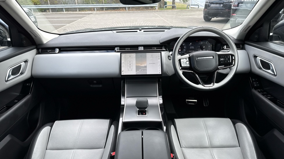 Land Rover Range Rover Velar 2.0 D200 MHEV Dynamic HSE 5dr Auto Diesel Estate - Image 9