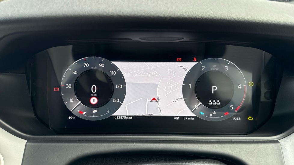 Land Rover Range Rover Velar 2.0 D200 MHEV Dynamic HSE 5dr Auto Diesel Estate - Image 16