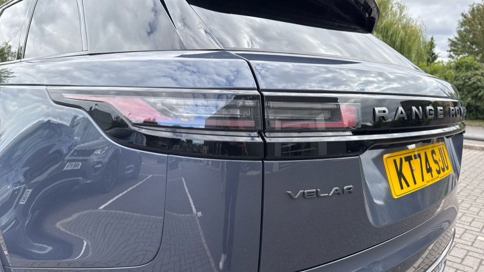 Land Rover Range Rover Velar 2.0 D200 MHEV Dynamic HSE 5dr Auto Diesel Estate - Image 19