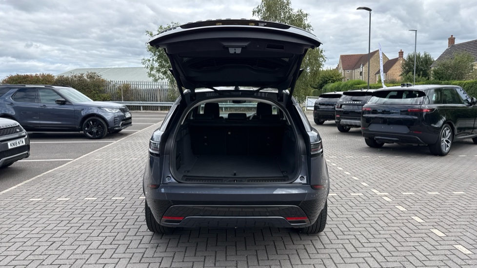 Land Rover Range Rover Velar 2.0 D200 MHEV Dynamic HSE 5dr Auto Diesel Estate - Image 27