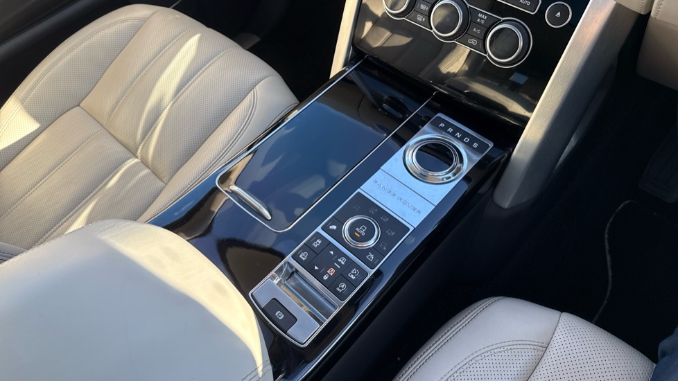 Land Rover Range Rover 5.0 V8 Supercharged Autobiography 4dr Auto [SS] Petrol Estate - Image 13