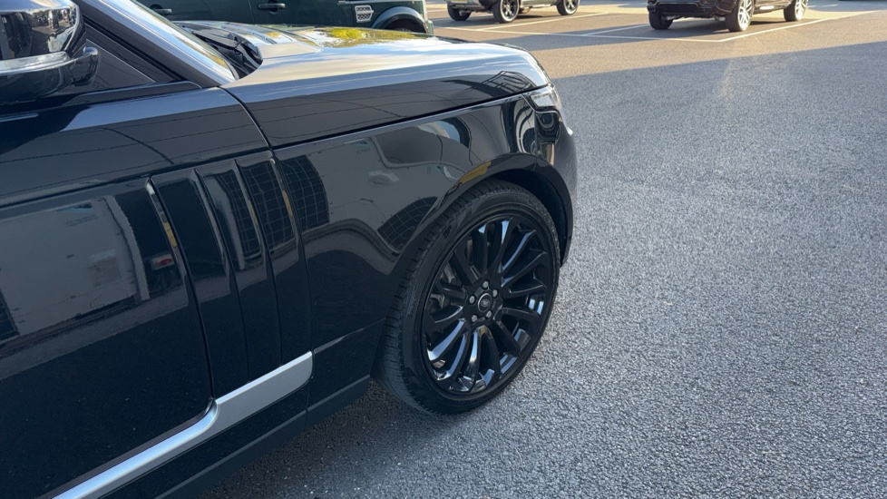 Land Rover Range Rover 5.0 V8 Supercharged Autobiography 4dr Auto [SS] Petrol Estate - Image 22