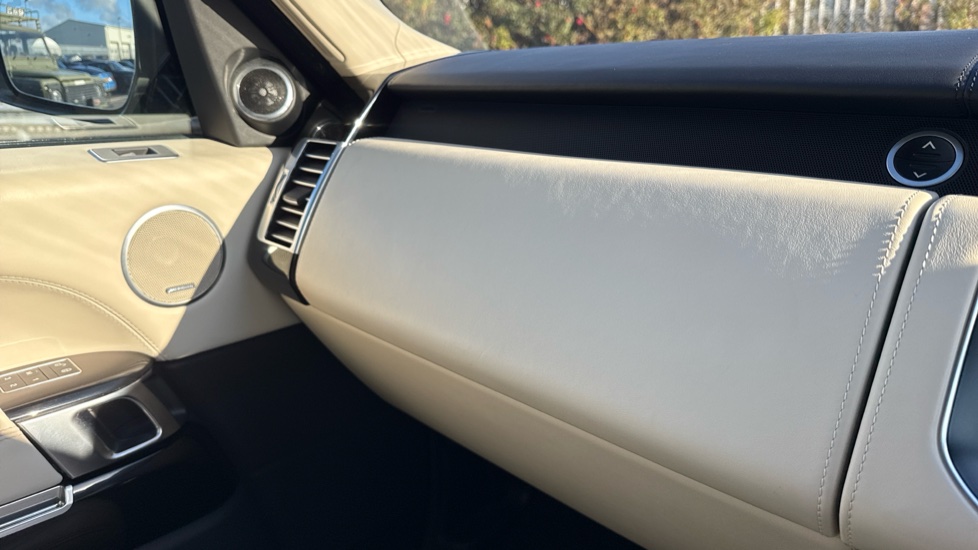 Land Rover Range Rover 5.0 V8 Supercharged Autobiography 4dr Auto [SS] Petrol Estate - Image 26