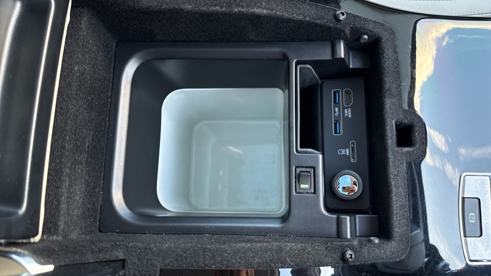 Land Rover Range Rover 5.0 V8 Supercharged Autobiography 4dr Auto [SS] Petrol Estate - Image 33