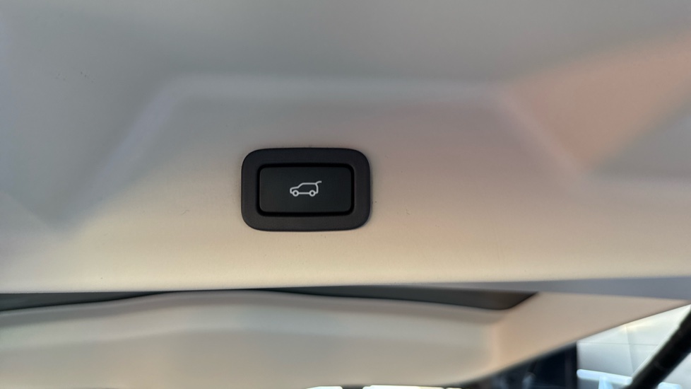 Land Rover Range Rover 5.0 V8 Supercharged Autobiography 4dr Auto [SS] Petrol Estate - Image 37