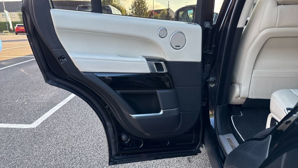 Land Rover Range Rover 5.0 V8 Supercharged Autobiography 4dr Auto [SS] Petrol Estate - Image 39