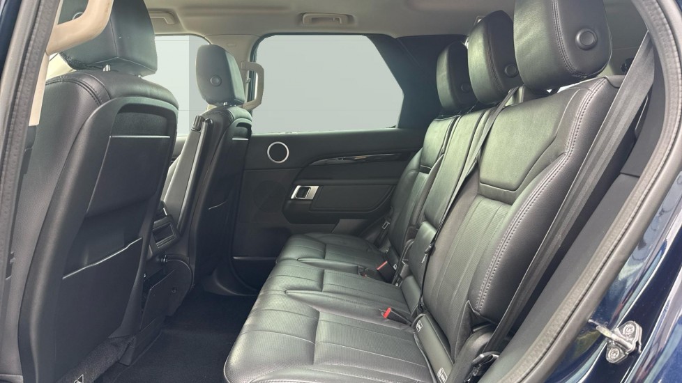 Land Rover Discovery 2.0 SD4 SE 5dr Auto Diesel Station Wagon - Image 4