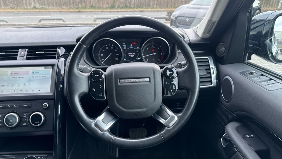 Land Rover Discovery 2.0 SD4 SE 5dr Auto Diesel Station Wagon - Image 15