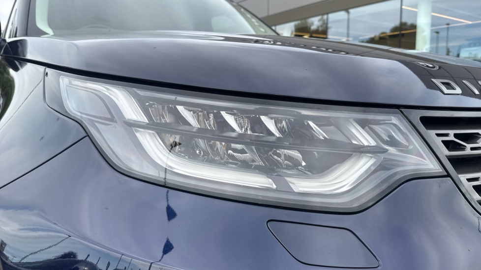 Land Rover Discovery 2.0 SD4 SE 5dr Auto Diesel Station Wagon - Image 17