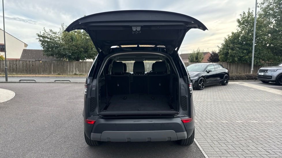 Land Rover Discovery 2.0 SD4 SE 5dr Auto Diesel Station Wagon - Image 27