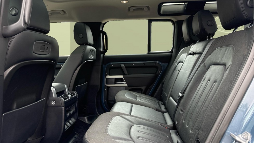 Land Rover Defender 2.0 D240 SE 110 5dr Auto Diesel Estate - Image 4
