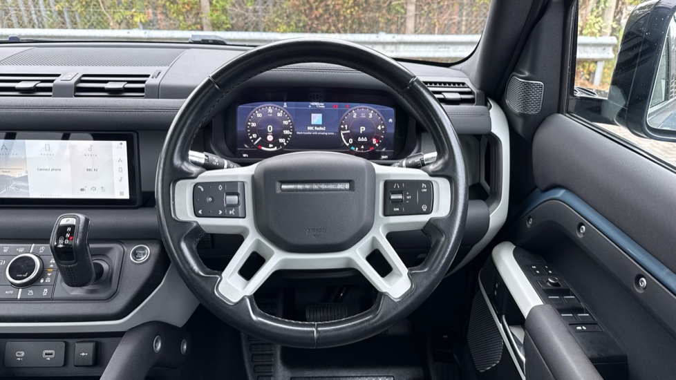 Land Rover Defender 2.0 D240 SE 110 5dr Auto Diesel Estate - Image 15