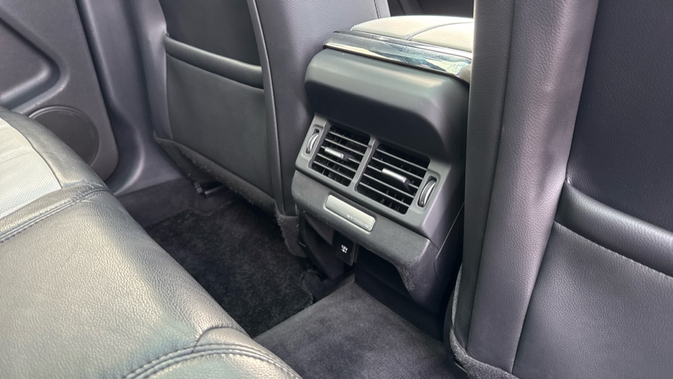 Land Rover Range Rover Evoque 2.0 P250 First Edition 5dr Auto Petrol Hatchback - Image 18