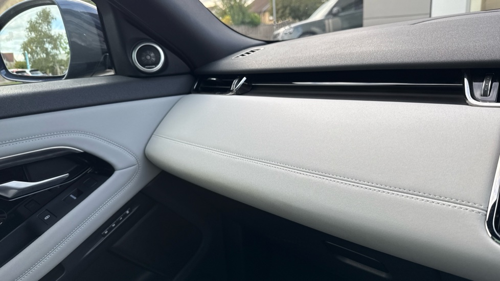 Land Rover Range Rover Evoque 2.0 P250 First Edition 5dr Auto Petrol Hatchback - Image 26