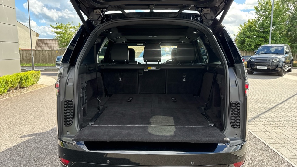 Land Rover Discovery 3.0 D250 R-Dynamic S 5dr Auto Diesel Station Wagon - Image 10