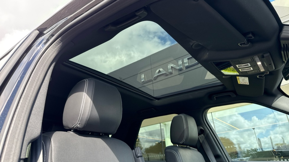 Land Rover Discovery 3.0 D250 R-Dynamic S 5dr Auto Diesel Station Wagon - Image 21