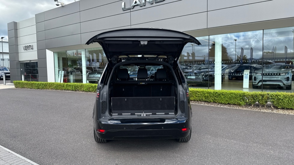 Land Rover Discovery 3.0 D250 R-Dynamic S 5dr Auto Diesel Station Wagon - Image 27