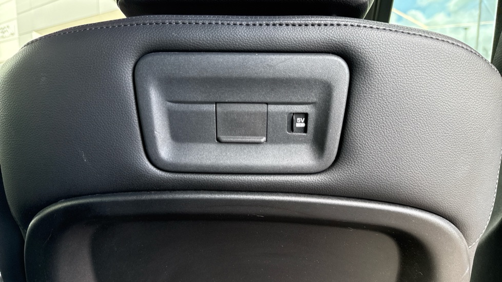 Land Rover Discovery 3.0 D250 R-Dynamic S 5dr Auto Diesel Station Wagon - Image 36