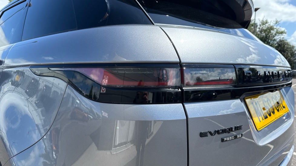 Land Rover Range Rover Evoque 2.0 P250 R-Dynamic SE 5dr Auto Petrol Hatchback - Image 19
