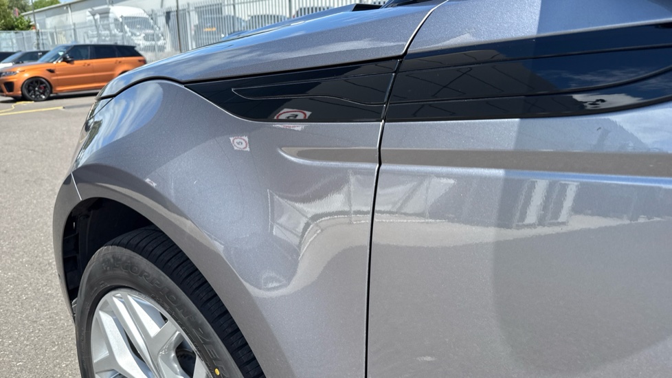 Land Rover Range Rover Evoque 2.0 P250 R-Dynamic SE 5dr Auto Petrol Hatchback - Image 20