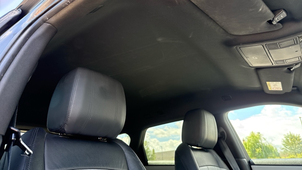 Land Rover Range Rover Evoque 2.0 P250 R-Dynamic SE 5dr Auto Petrol Hatchback - Image 21