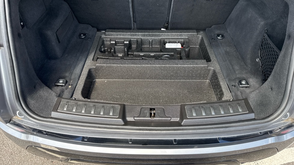 Land Rover Range Rover Evoque 2.0 P250 R-Dynamic SE 5dr Auto Petrol Hatchback - Image 36