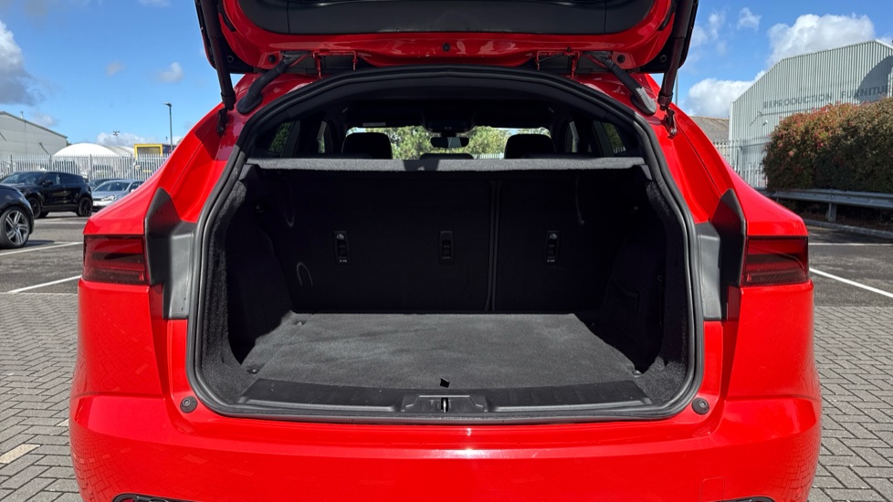 Jaguar E-Pace 2.0 [200] Chequered Flag Edition 5dr Auto Petrol Estate - Image 10