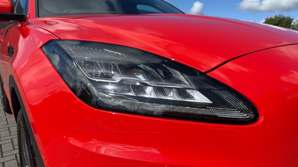 Jaguar E-Pace 2.0 [200] Chequered Flag Edition 5dr Auto Petrol Estate - Image 17