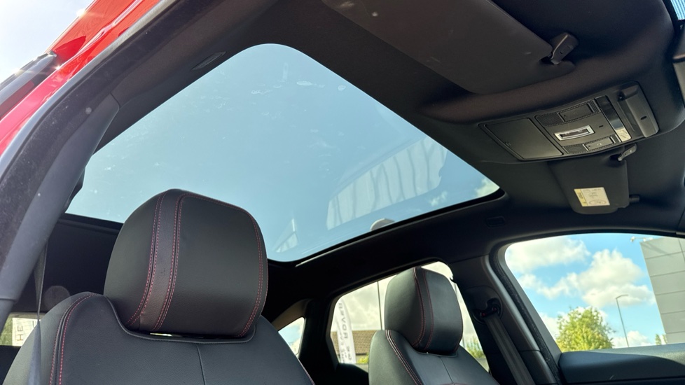Jaguar E-Pace 2.0 [200] Chequered Flag Edition 5dr Auto Petrol Estate - Image 21