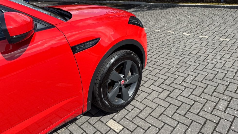 Jaguar E-Pace 2.0 [200] Chequered Flag Edition 5dr Auto Petrol Estate - Image 22
