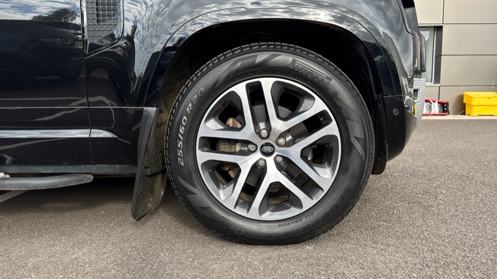 Land Rover Defender 3.0 D250 XS Edition 110 5dr Auto Diesel Estate - Image 8