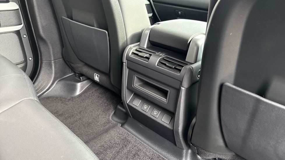 Land Rover Defender 3.0 D250 XS Edition 110 5dr Auto Diesel Estate - Image 18