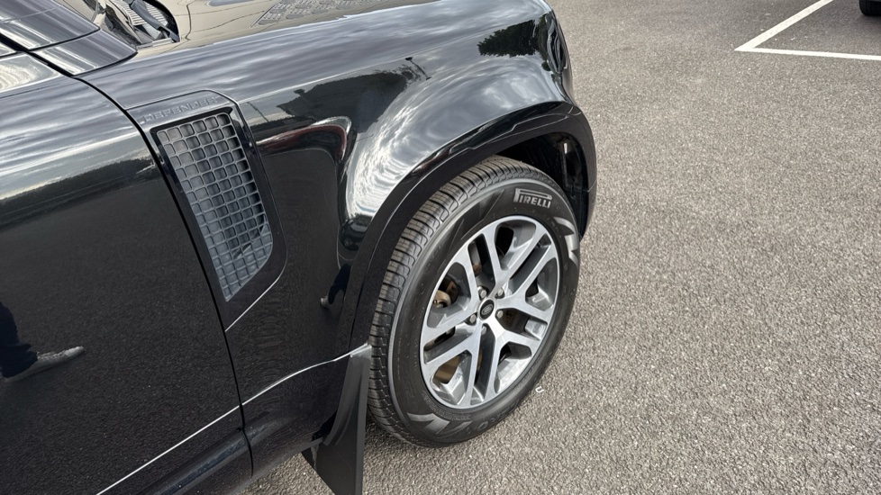 Land Rover Defender 3.0 D250 XS Edition 110 5dr Auto Diesel Estate - Image 22