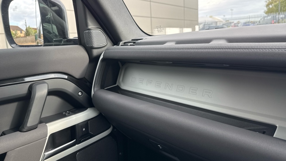 Land Rover Defender 3.0 D250 XS Edition 110 5dr Auto Diesel Estate - Image 26