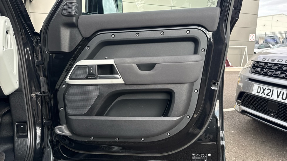 Land Rover Defender 3.0 D250 XS Edition 110 5dr Auto Diesel Estate - Image 29