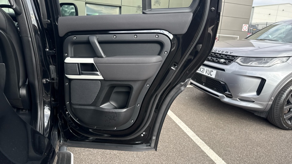 Land Rover Defender 3.0 D250 XS Edition 110 5dr Auto Diesel Estate - Image 34