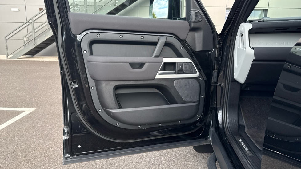 Land Rover Defender 3.0 D250 XS Edition 110 5dr Auto Diesel Estate - Image 37