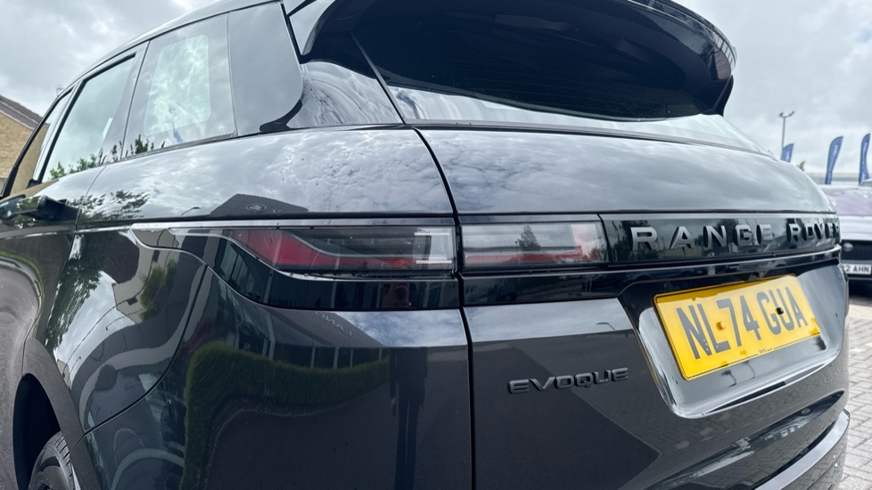Land Rover Range Rover Evoque 2.0 D200 Dynamic SE 5dr Auto Diesel Hatchback - Image 19