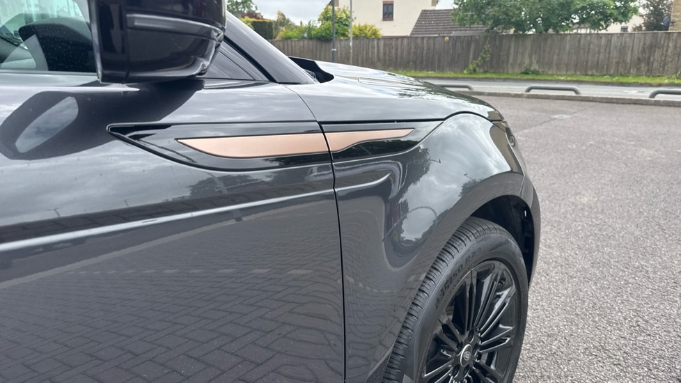 Land Rover Range Rover Evoque 2.0 D200 Dynamic SE 5dr Auto Diesel Hatchback - Image 24